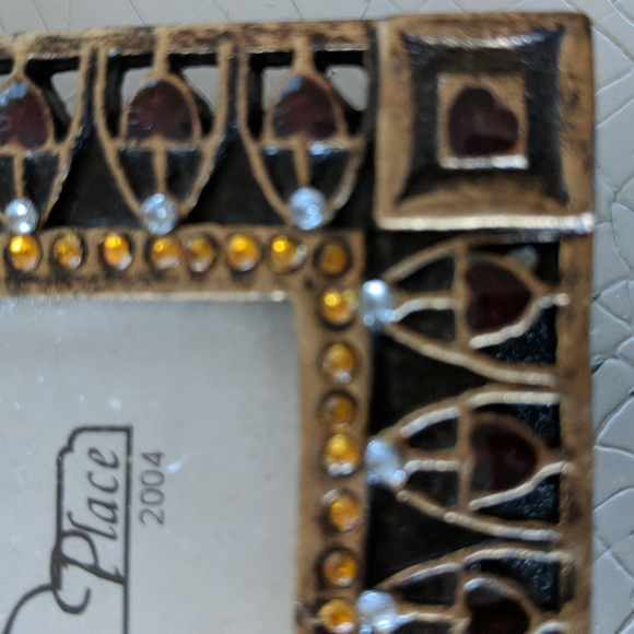 Small metal picture frame with golden stones. Glass/picture size 1 5/8" x 1 5/8" - Picture 3 of 9